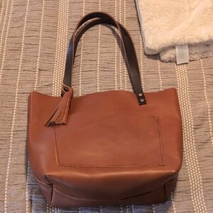 Portland Leather Medium Classic Tote - Honey (With Honey Tassel)